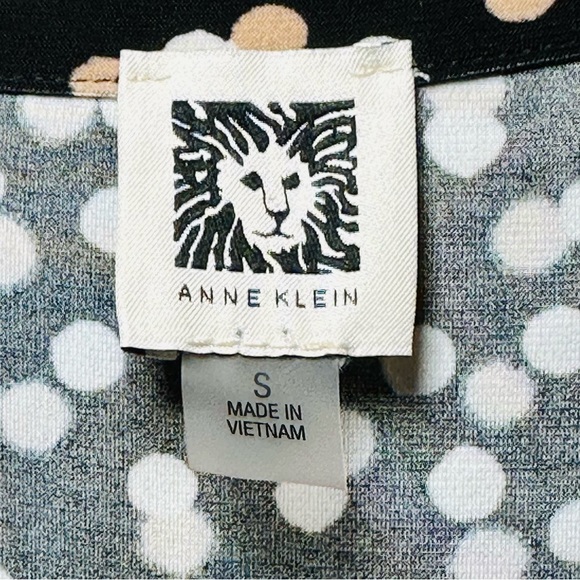 NWOT! Anne Klein Black Sleeveless Pintuck Popover Top w/ White & Peach Dots - Picture 10 of 12